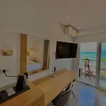 מלון Hotel Pefkohori Beach