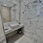 מלון Hotel Pefkohori Beach 3*