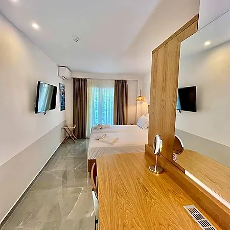 فندق Hotel Pefkohori Beach بيفكوهوري
