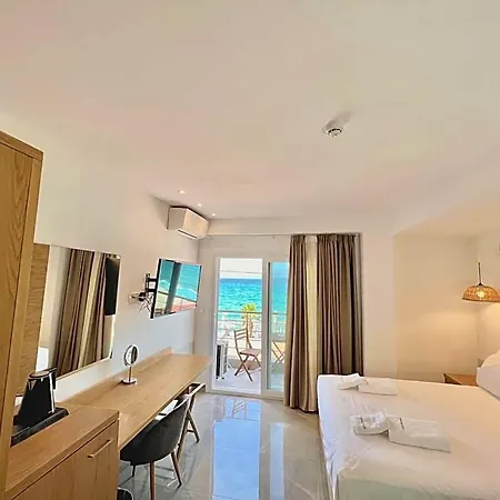 فندق Hotel Pefkohori Beach بيفكوهوري