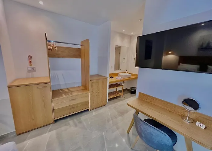 Hotel Pefkohori Beach 3*