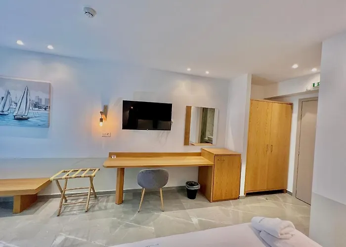 Hotel Pefkohori Beach 3*